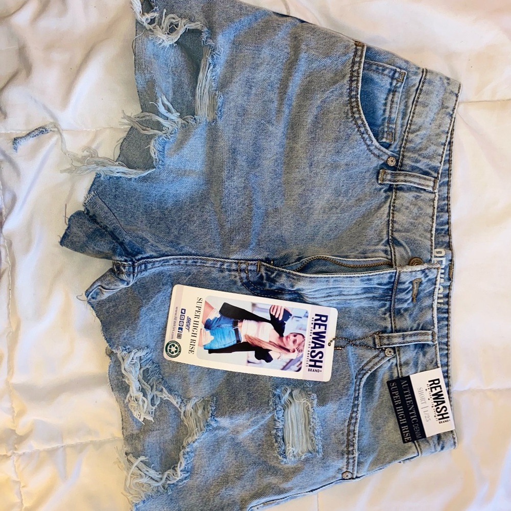 Rewash Ripped High Rise Jean Shorts - Picture 3 of 4